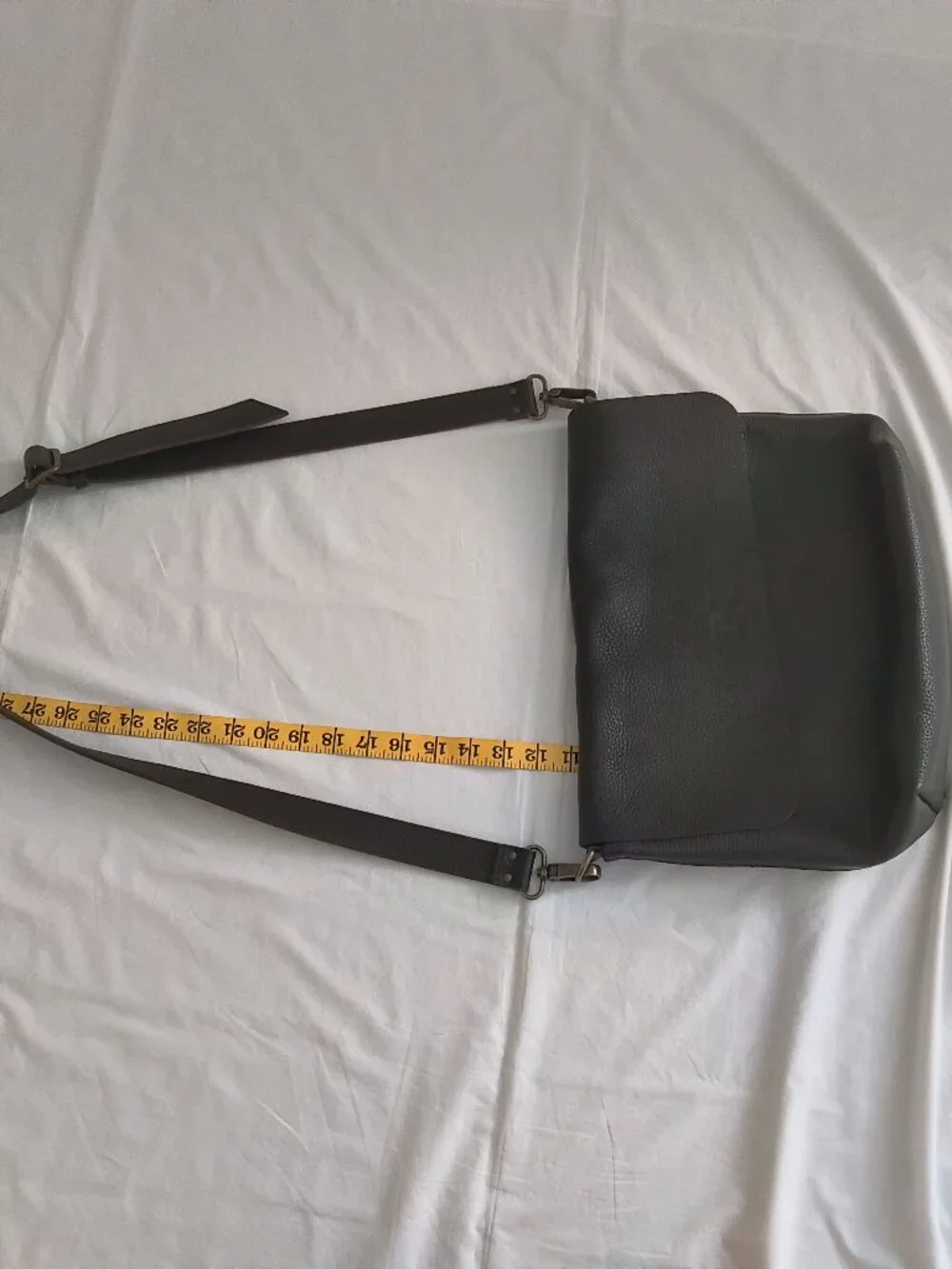 11600 Leather Crossbody Messenger Bag, crafted in Spain